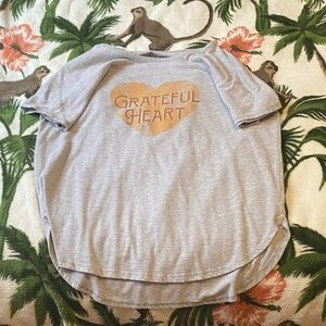 Wonderly Gray and Tan Grateful Heart Tee
